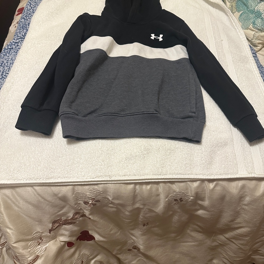 Under Armour Black and Gray Hooded pullover size 6 long sleeve logo on sleeve